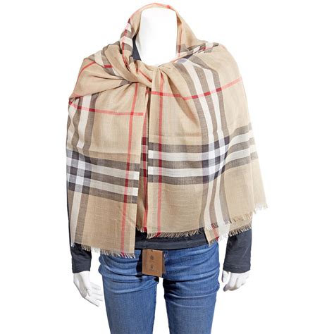 jomashop burberry scarf review|are Burberry scarves worth it.